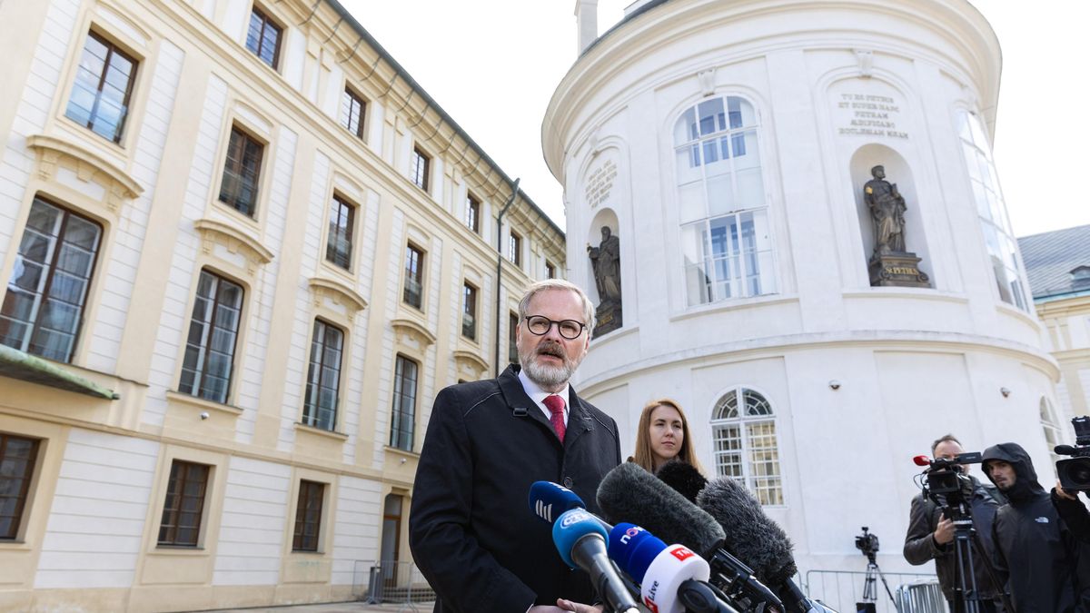 Vláda začátkem listopadu vyhodnotí, zda pošle Sněmovně rozpočet, uvedl Fiala